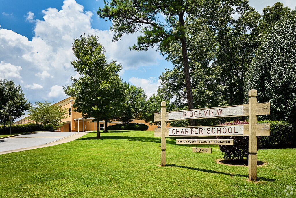 Ridgeview Charter School, a vibrant educational institution, is in the heart of Sandy Springs, a picturesque area of Atlanta, Georgia.
