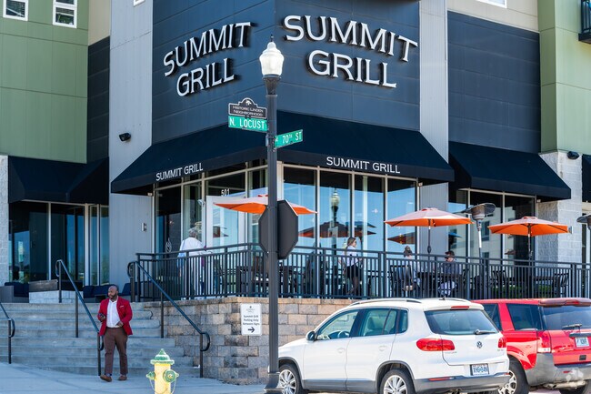 Summit Grill serves classic American fare to the Clayton neighborhood.