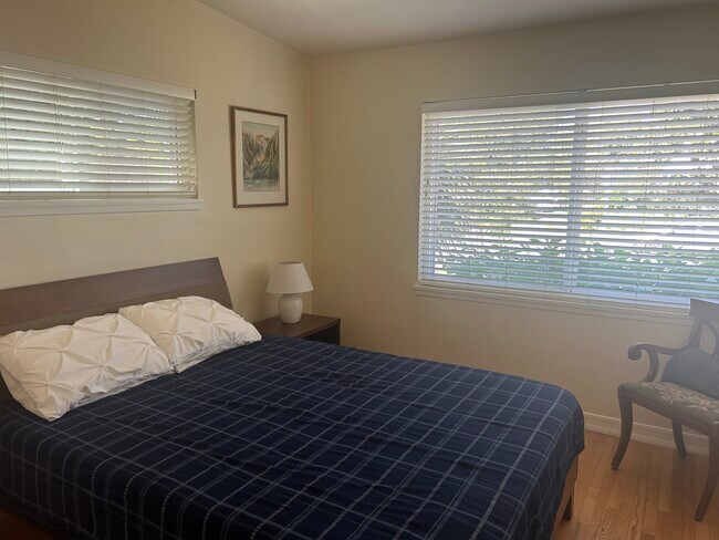 Bedroom 2 - Queen Bed