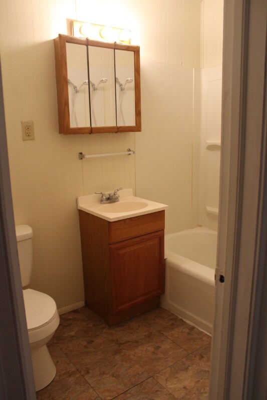 207 E 11th St, Newton, KS 67114 - photo 4