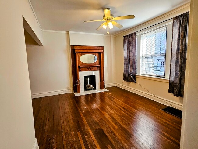 6942 S Dante Ave, Chicago, IL 60637 - photo 2