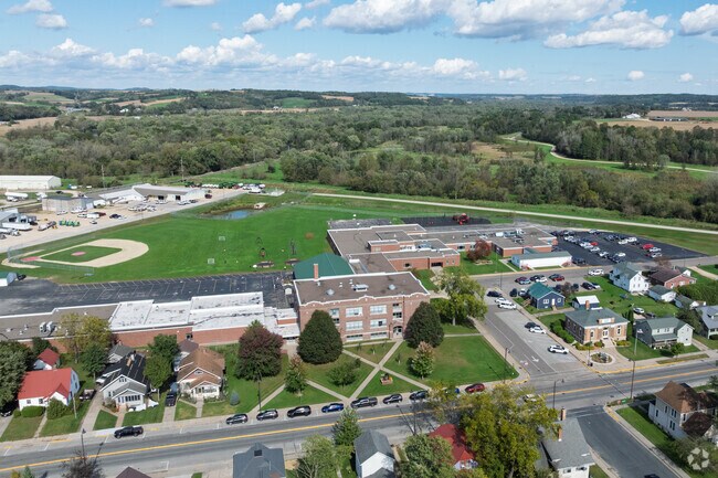 Arcadia Elementary School has a student-teacher ratio of 12 to 1 according to Niche.