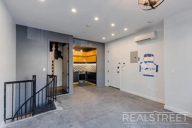 342-345 Rutland Rd unit 1F, Brooklyn, NY 11225 - photo 6