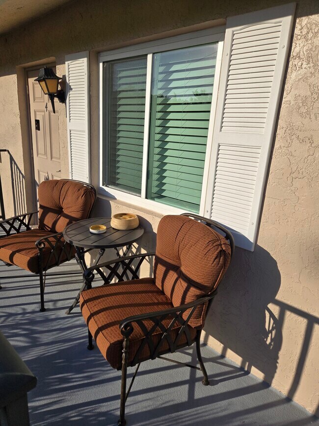 160 Palm Dr unit 4, Naples, FL 34112 - photo 3