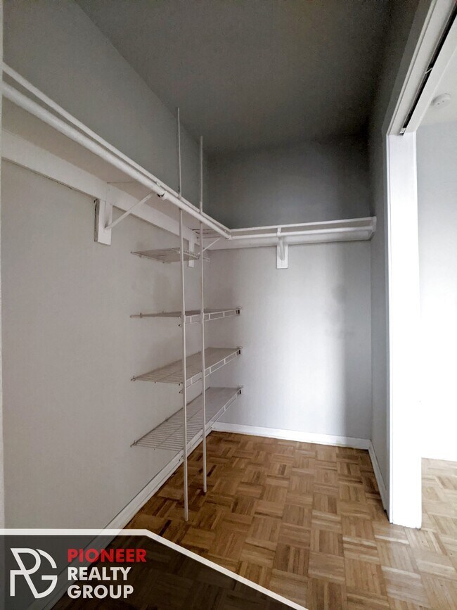 737 W Belmont Ave unit 739-418, Chicago, IL 60657 - photo 6