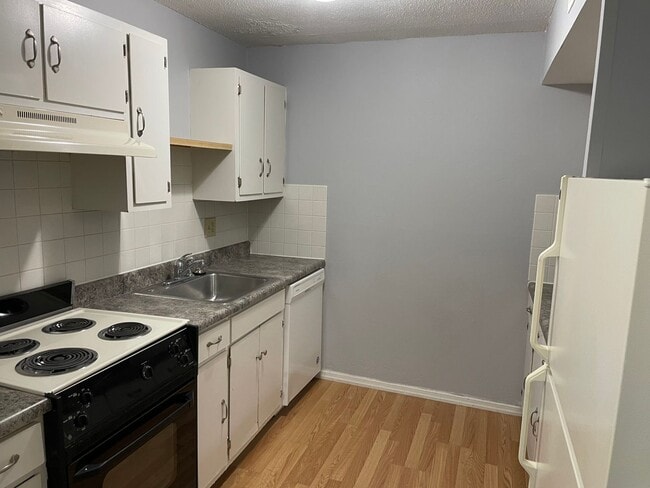 Southern Hills Townhouses & Apartments, LLC, Jefferson City, MO 65101 - photo 5