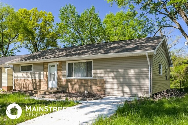 10117 Crown Point Dr, Saint Louis, MO 63136 - photo 2