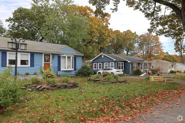 Ranch style home line up on Yvette Street in Fairview.