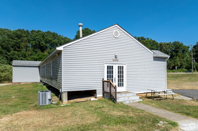 One of two buildings of Broadway Christian School.