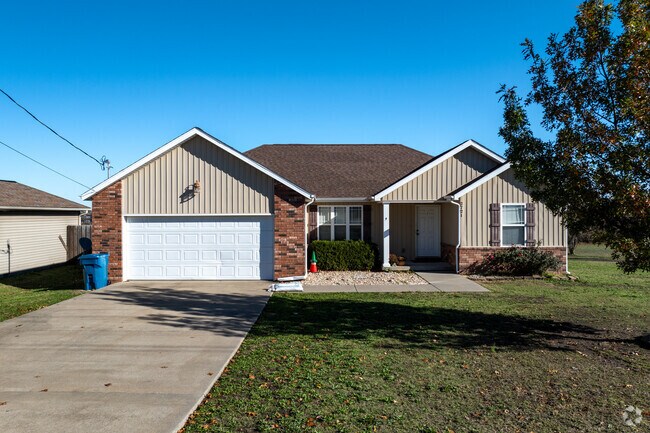 Red brick siding is very common in Southridge.
