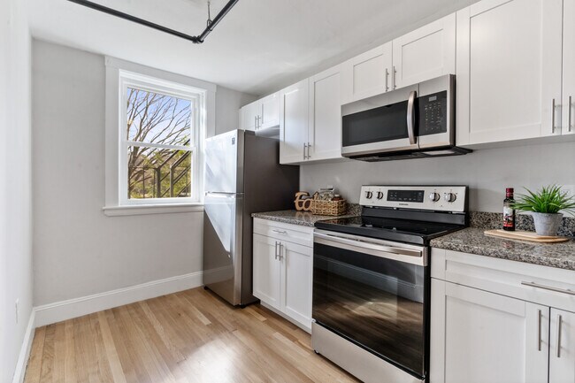 40 Butler Rd unit 407, Quincy, MA 02169 - photo 7