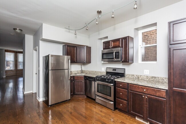 2348 W Moffat St unit 2R, Chicago, IL 60647 - photo 6