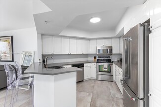 1800 Sunset Harbour Dr, Miami Beach, FL 33139