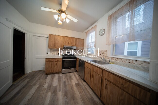 92 Browne St unit 2, Brookline, MA 02446 - photo 3