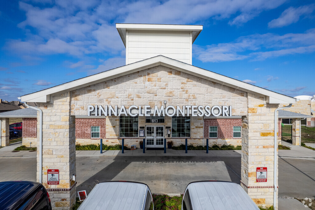 Pinnacle Montessori of Forney