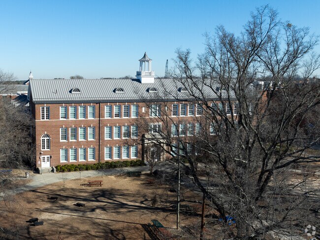 The student/teacher ratio at Durham School of the Arts is 14.9.