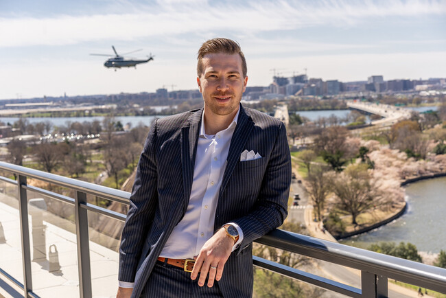 Agent Photo