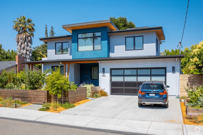 Contemporary homes in Mountain View tend to appeal to it's existing architectural character.