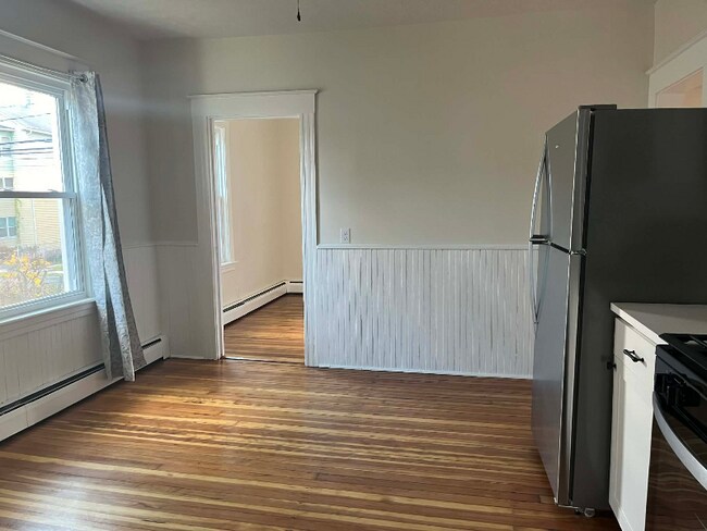 45 Clinton St unit Floor 1, New Britain, CT 06053 - photo 2