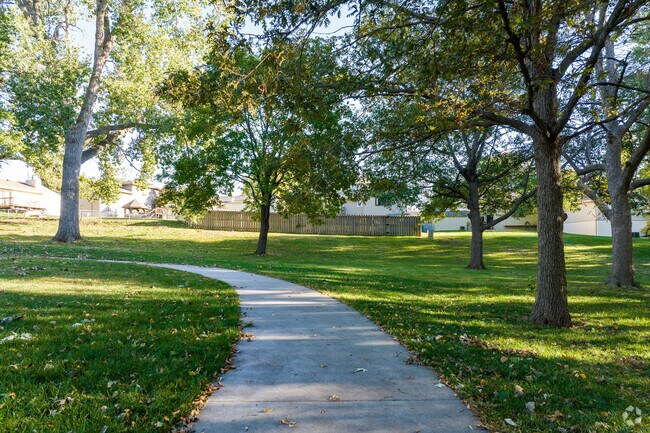 Kingswood Park has shaded walking paths.