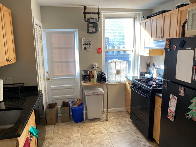 220 Hanover St unit 19, Boston, MA 02113 - photo 6