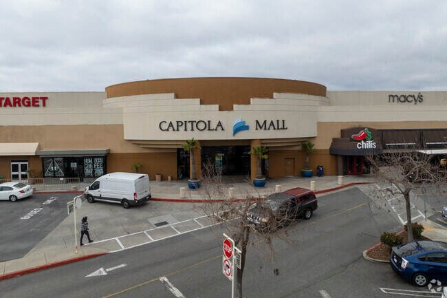 The Capitola Mall is the closest retail shopping center in the Soquel area.