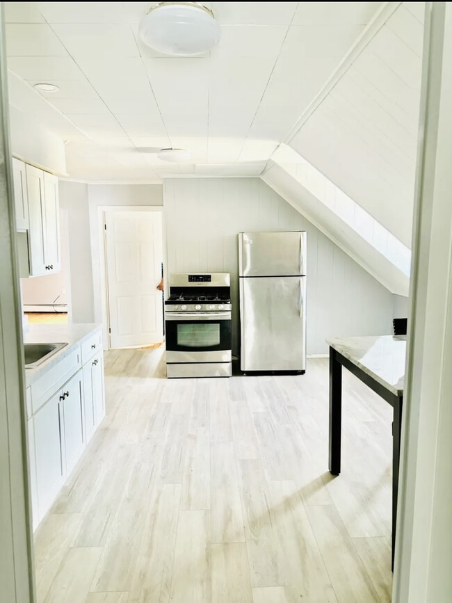 357 Lonsdale Ave Unit 3, Pawtucket, RI 02860