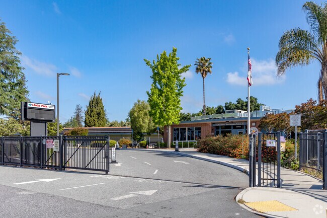Linda Vista Elementary School in East Foothills, which received a C-plus rating on Niche.