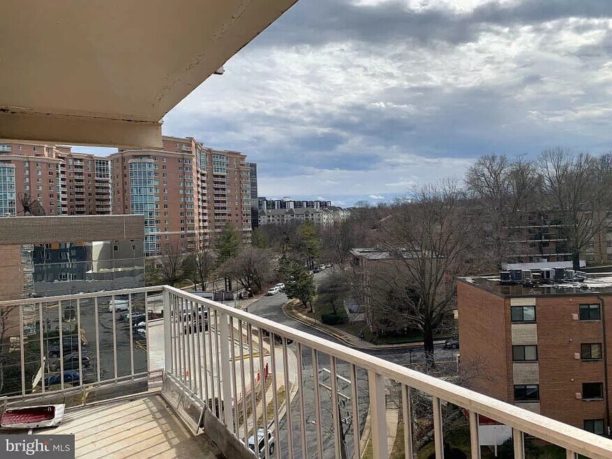 Boling Brook Towers unit 602, Alexandria, VA 22302 - photo 1