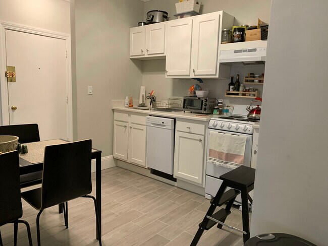 1082 Commonwealth Ave unit 3, Boston, MA 02215 - photo 4