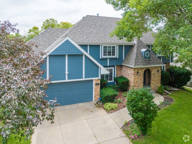Fountain Hills-Pacific Meadows features large Two Story homes surrounded by mature trees.