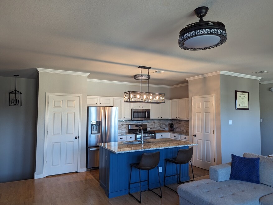 7501 Shadowridge Run unit 135, Austin, TX 78749 - photo 1