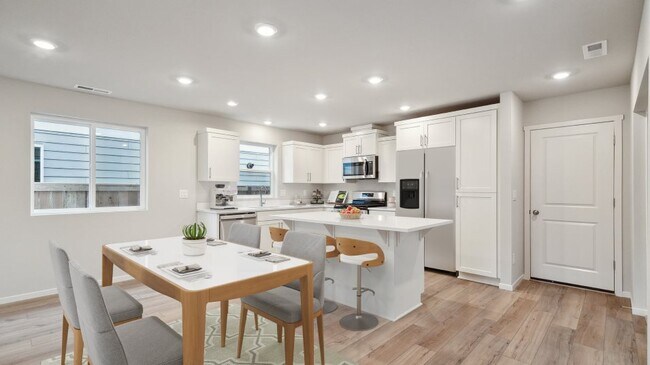 2702 Gunderson Ave unit 36040548, Woodburn, OR 97071 - photo 4