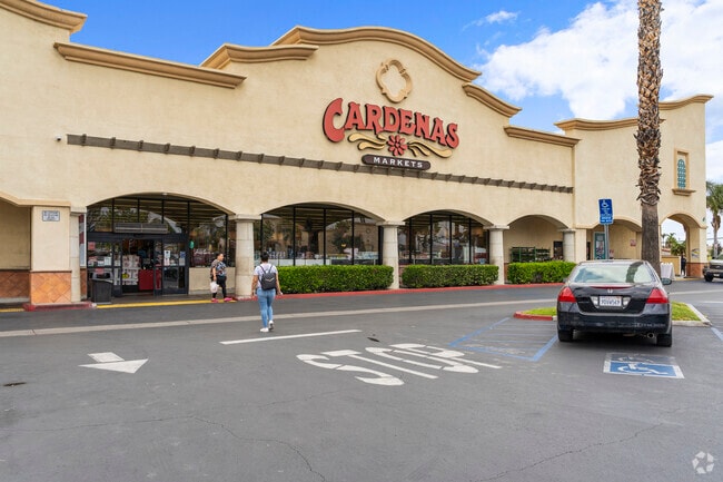Discover authentic Latin flavors at Cardenas Market in Arlanza, Riverside CA.