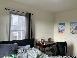 18 Lawn St Unit 3, Boston, MA 02130