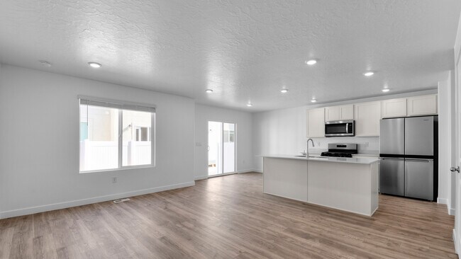 1469 E 690 N unit 1101, Salem, UT 84653 - photo 3