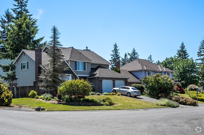 Two-story homes are commonly found in Harbour Pointe, near Seattle.