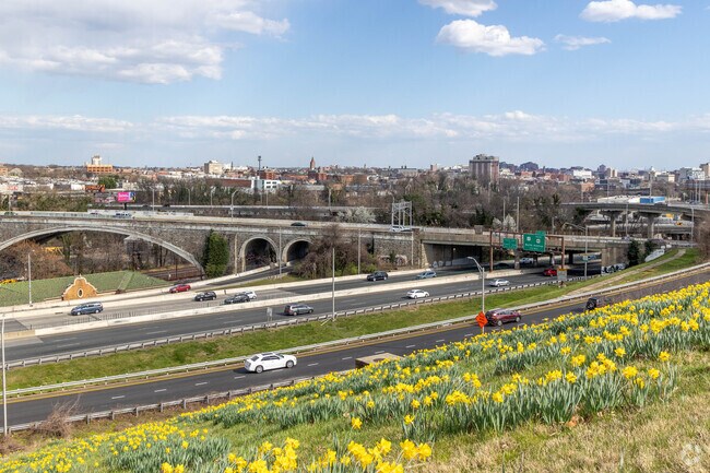 Woodberry residents have easy access to Interstate 83.