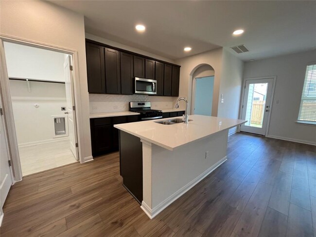 8521 Wellspring Loop, Round Rock, TX 78665 - photo 4