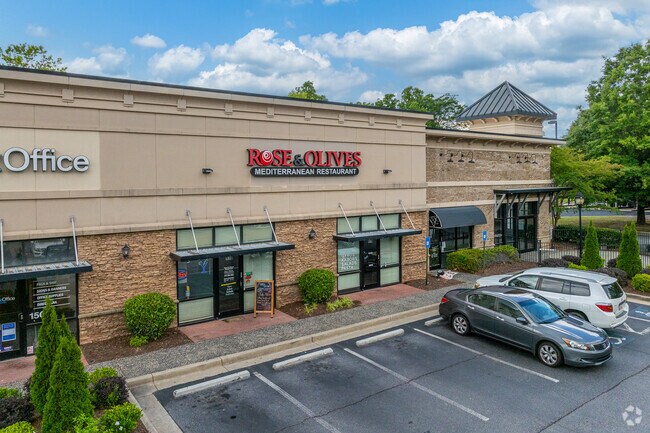 Nearby retail centers provide convenient access to dining and everyday services, enhancing the Wellington neighborhood’s overall livability.