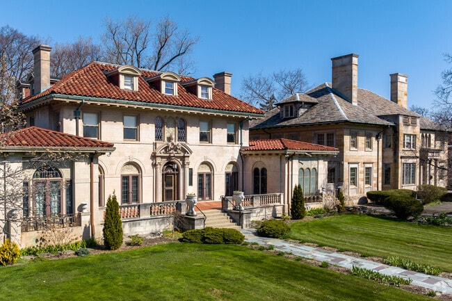 Many notable Detroiters, including Berry Gordy, owned property in Boston-Edison.