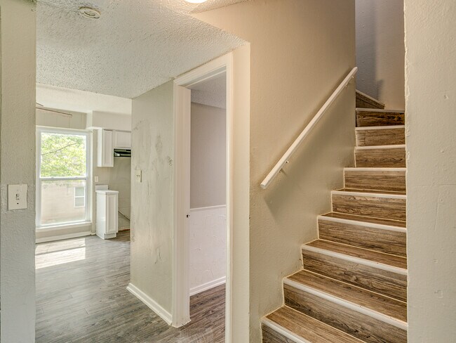 Hillcrest Residences, Oklahoma City, OK 73119 - photo 7