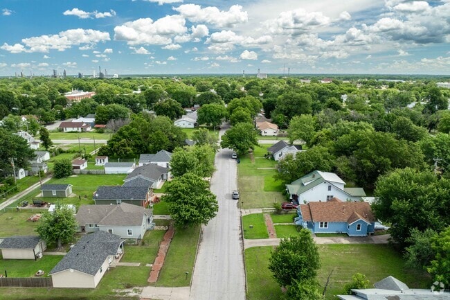 The city’s residential subdivisions have a grid-pattern suburban feel.