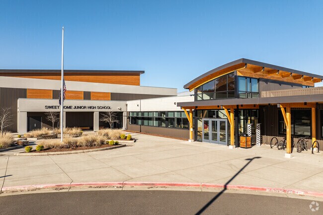 The Sweet Home School District serves over 2,000 students and earns a C-minus grade from Niche.