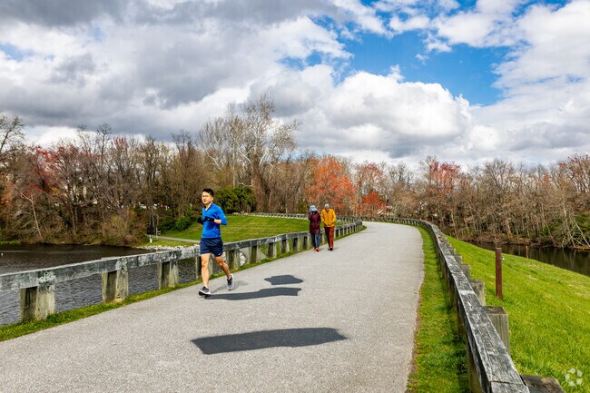 Kentlands residents enjoy jogs on the trails around Inspiration Lake.