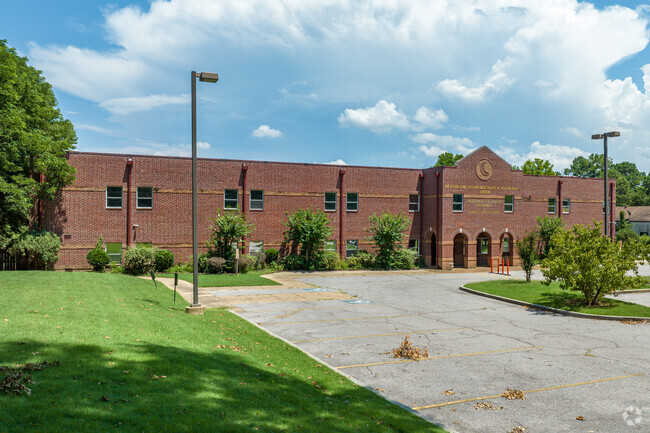Pleasant View School offers classes from preschool through grade 12.