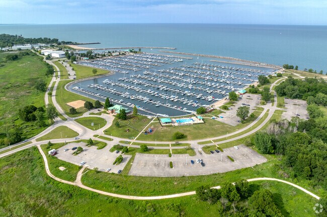 North Point Marina has amenities like boat launches and a pool close to the shore.