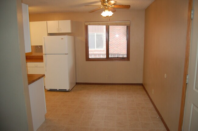 4945 Walker Ave unit 3, Lincoln, NE 68504 - photo 6