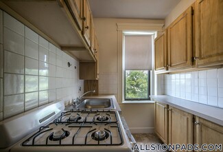 1144 Commonwealth Ave Unit 24, Boston, MA 02134