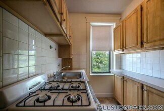 1148 Commonwealth Ave Unit 44, Boston, MA 02134